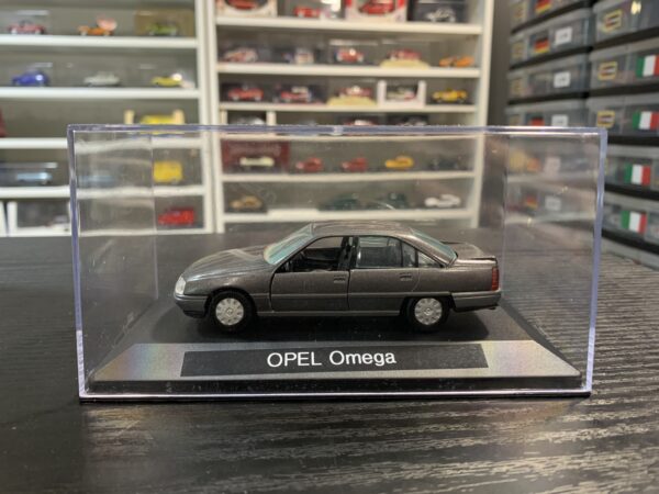 Opel Omega 1/43
