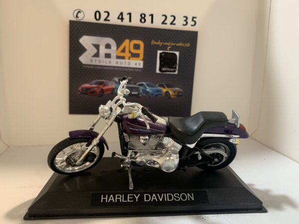 Harley FXSTD 2000 Softail Deuce 1/18 – Image 2