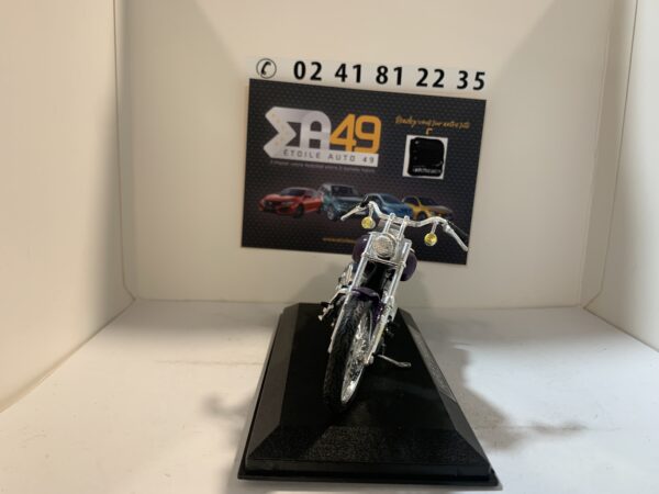 Harley FXSTD 2000 Softail Deuce 1/18 – Image 3