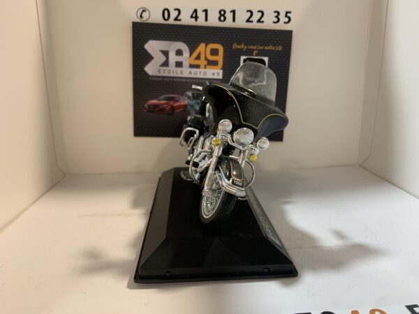 Harley 1978 FLH 80 Electra Glide 1/18 – Image 3