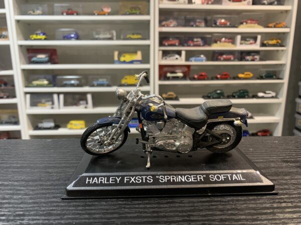 Harley FXSTS "Springer" Softail 1/18