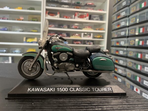 Kawasaki 1500 Classic Tourer 1/18