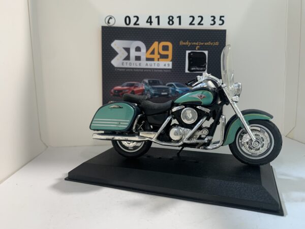 Kawasaki 1500 Classic Tourer 1/18 – Image 4