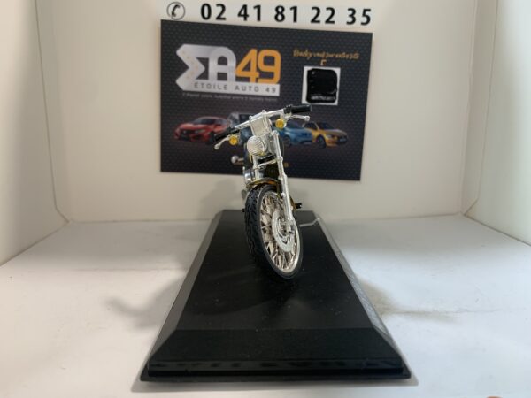 Harley 2000 XL 1200C Sportster 1200 Custom 1/18 – Image 3