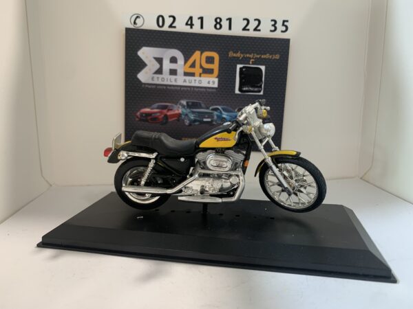 Harley 2000 XL 1200C Sportster 1200 Custom 1/18 – Image 4