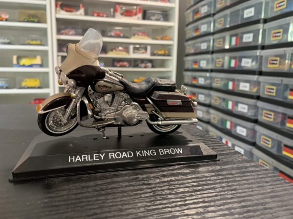 Harley Road King Brow 1/18