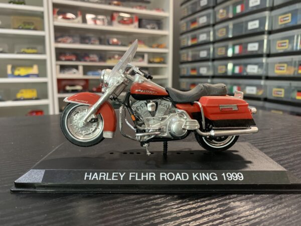 Harley FLHR Road King 1999 1/18