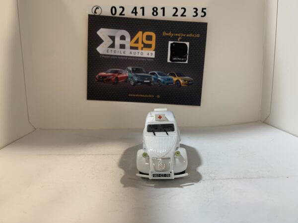 Citroen 2CV A Ambulance Norev 1/43 – Image 3
