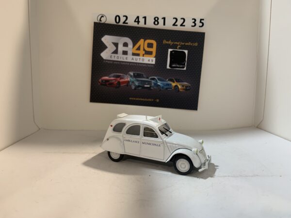 Citroen 2CV A Ambulance Norev 1/43 – Image 4