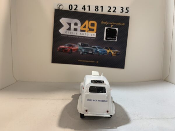 Citroen 2CV A Ambulance Norev 1/43 – Image 5
