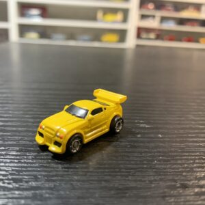 Micro Machines Galoob Hasbro 2004 Voiture de course Jaune