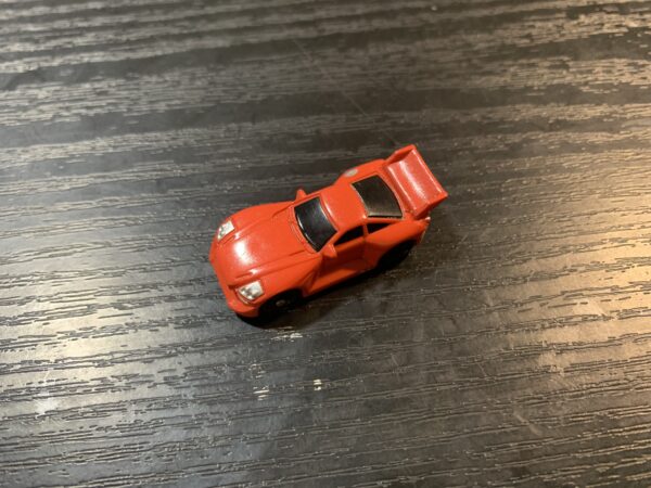 Micro Machines Galoob Hasbro 2004 Voiture de course rouge – Image 2