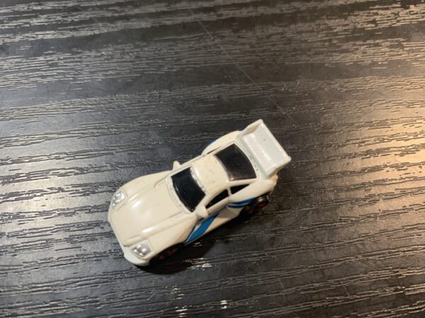 Micro Machines Hasbro Galoob 2004 voiture de sport blanche – Image 2