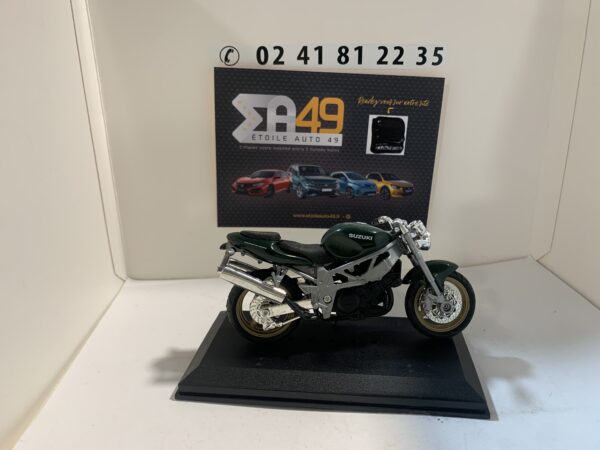 Suzuki 1000 Street Bike 1/18 – Image 4