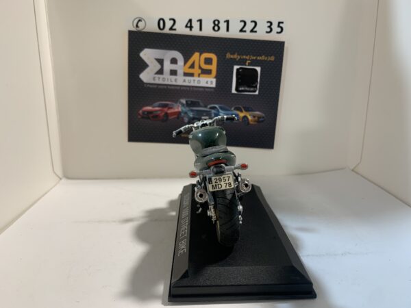 Suzuki 1000 Street Bike 1/18 – Image 5
