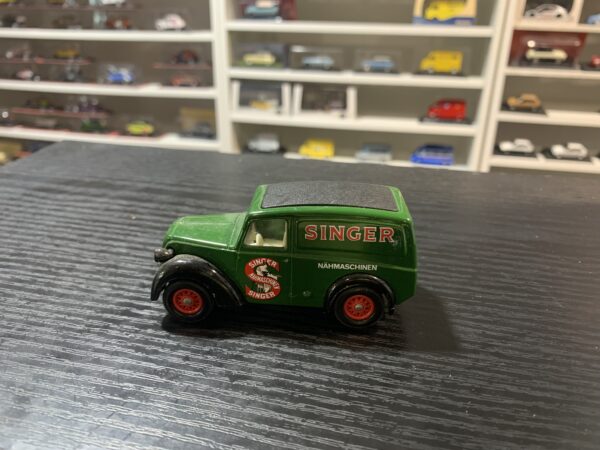 Camionnette Singer Lledo Days Gone 1/43