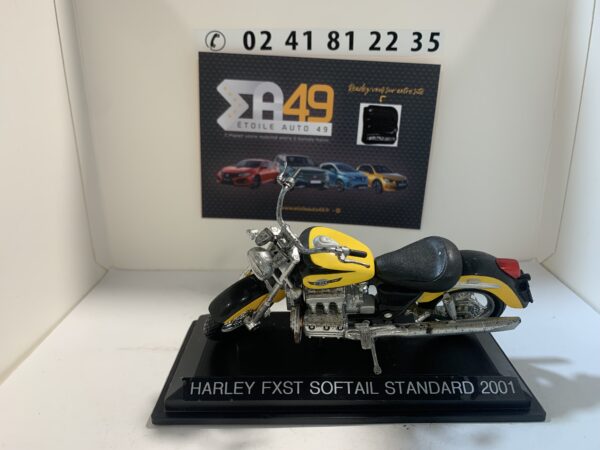Harley FXST Softail Standard 2001 Maisto 1/18 – Image 2