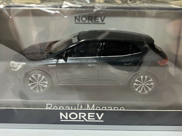 Renault Megane 2020 Gris Titanium 1/43 – Image 2