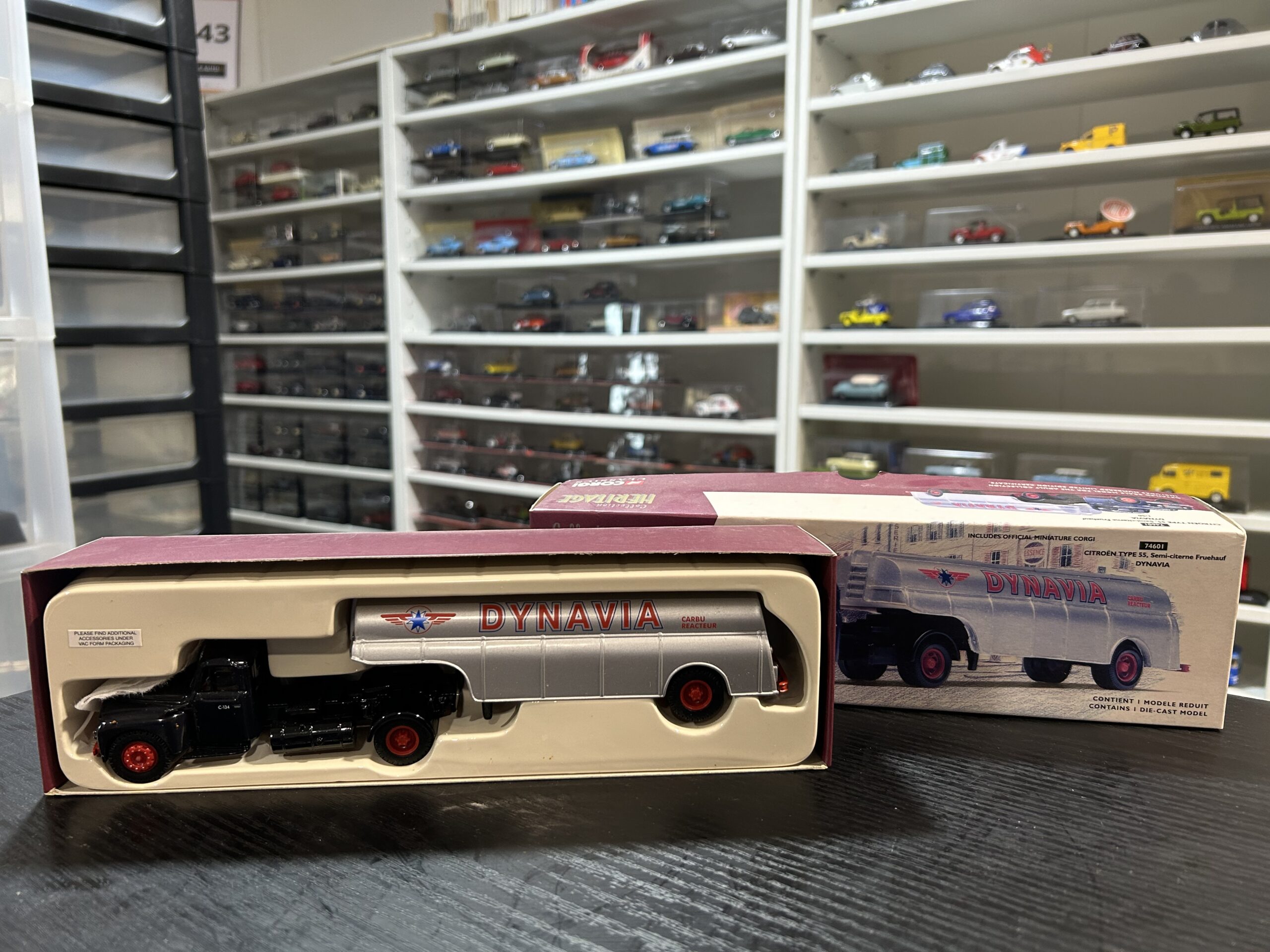 Citroen Type 55 Semi Citerne Fruehauf Dynavia Collection Héritage Corgi1/50 – Image 2