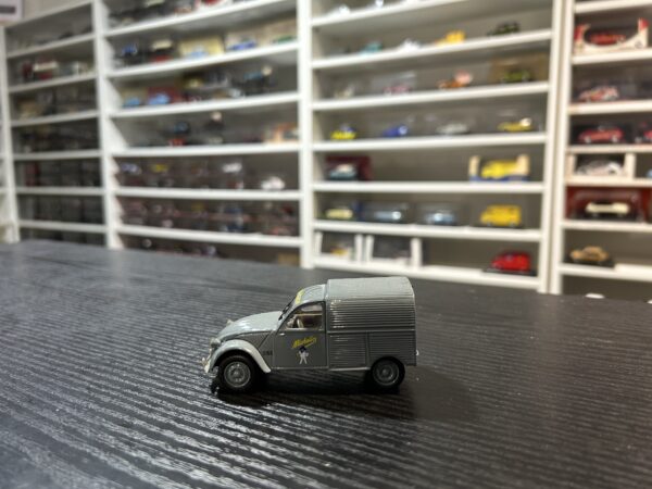 Citroen 2CV AZU Michelin Norev 1/43
