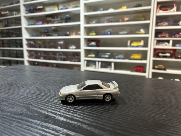 Nissan Skyline GT-R 1993 Delprado 1/43