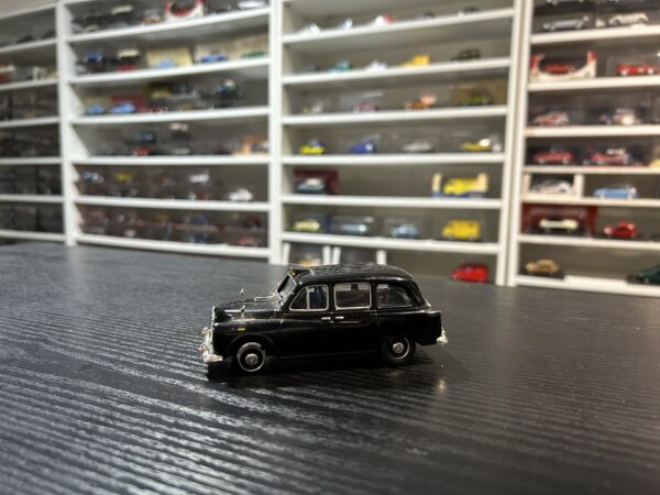 Austin FX4 London Taxi 1/43