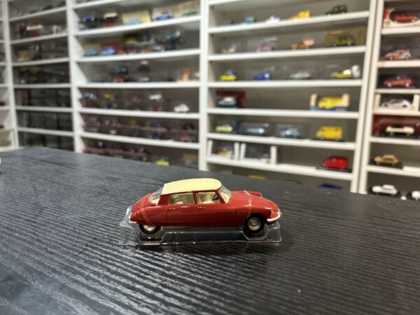 Citroen DS19 1/43
