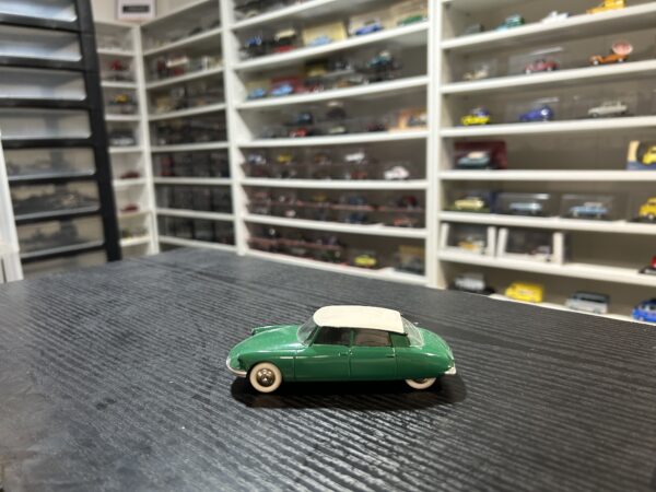 Citroen DS 19 1/43