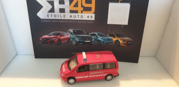 Mercedes Benz Vito Pompier 1/72