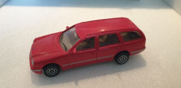 Mercedes Benz 300T 1/72 – Image 2