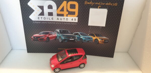 Mercedes Class A Rouge 1/72