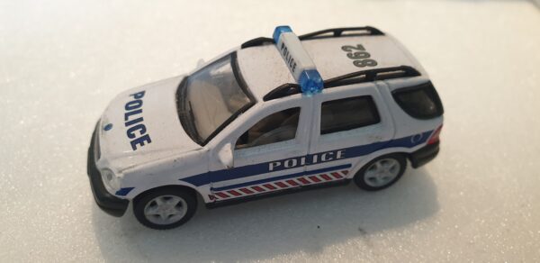 Mercedes ML Police1/72 – Image 2