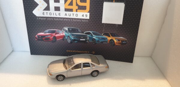 Chevrolet Caprice  1/72 Grise