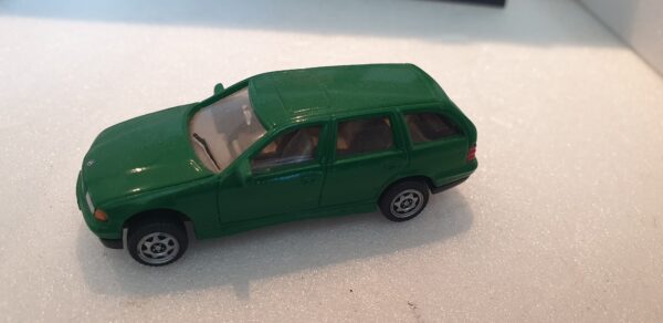 BMW 320i Touring 1/72 Verte – Image 2