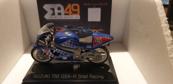 Suzuki GSX R 750 Srad racing 1/18 N°46
