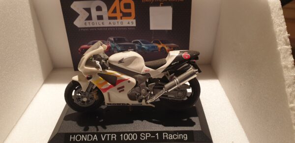 Honda VTR 1100 SP-1 Racing 1/18 N°6