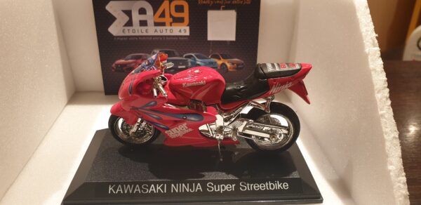 KAWASAKI Ninja ZX 7 R Rouge 1/18