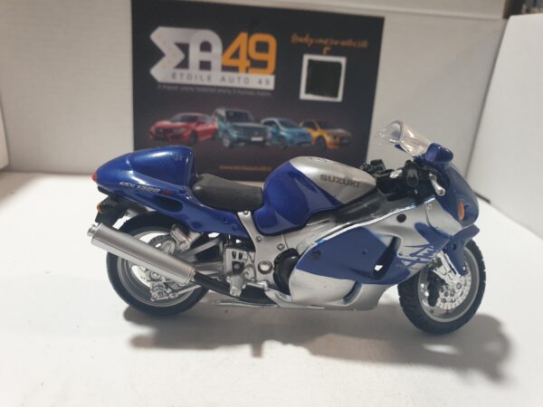 Suzuki GSX R 1300R Hayabusa 1/18 – Image 6