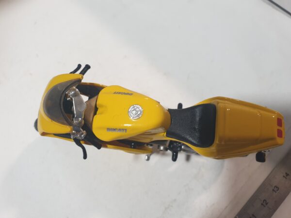 DUCATI 748 Strada Biposto 1/18 – Image 4