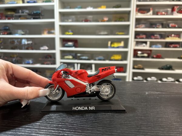Honda NR 1/18 Maisto