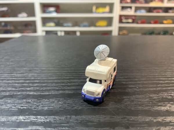 Micro Machines Camping Car Satellite – Image 2