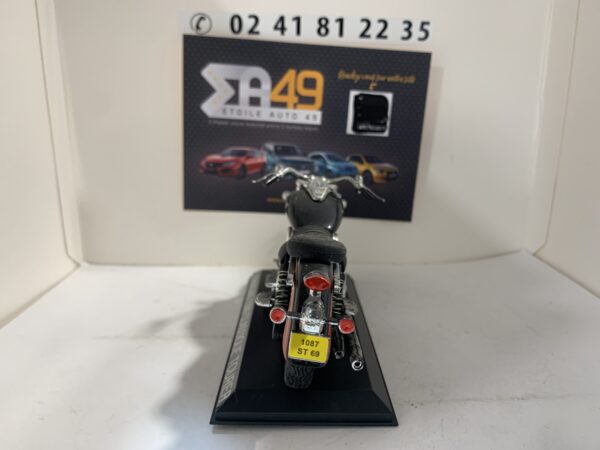 Kawasaki 1500 Classique Tourer 1/18 – Image 4