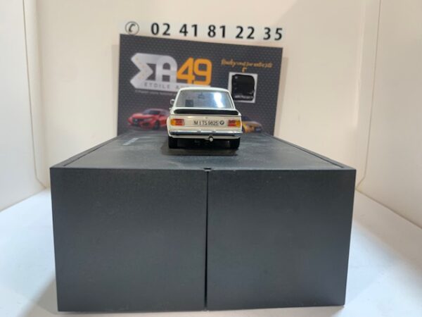 BMW 2002 Turbo Minichamps 1/43 – Image 3