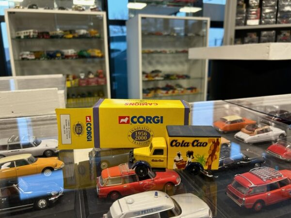 Camion Bedford 30 CWT Truck vers 1950 1/64