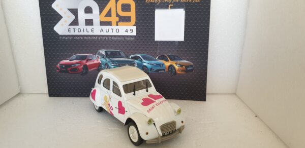 Citroen 2cv Saint Valentin Norev 1/43 – Image 3