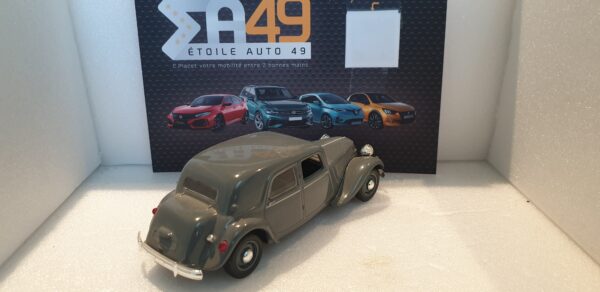 Citroen Traction 15cv Norev 1/43 – Image 3