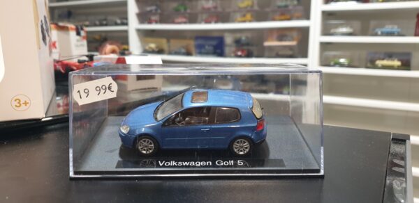 Volkswagen Golf 5 1/43 Bleue