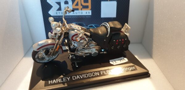 Harley Davidson FLSTS Springer 1/18 Maisto