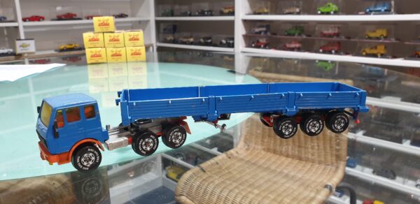 Camion Siku Mercedes Benz 2232