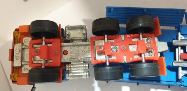Camion Siku Mercedes Benz 2232 – Image 3